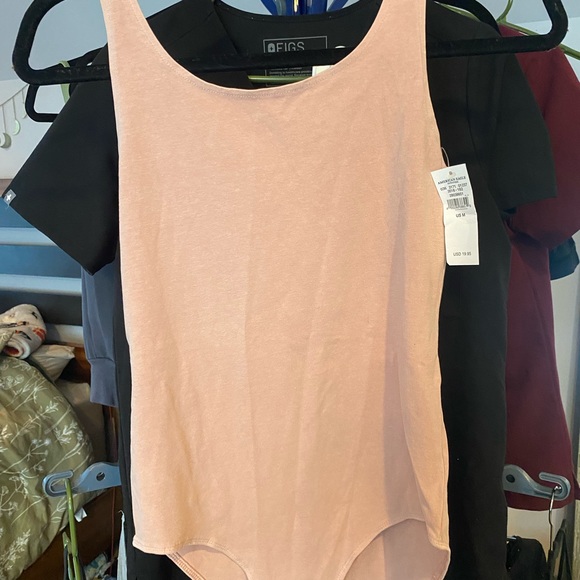 NWT American Eagle Blush Bodysuit, size M - Picture 2 of 3